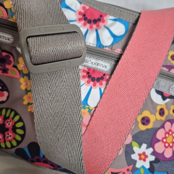 LeSportsac Summer Floral Gray / Pink Nylon Classic Adjustable Crossbody Hobo Bag - Picture 10 of 15